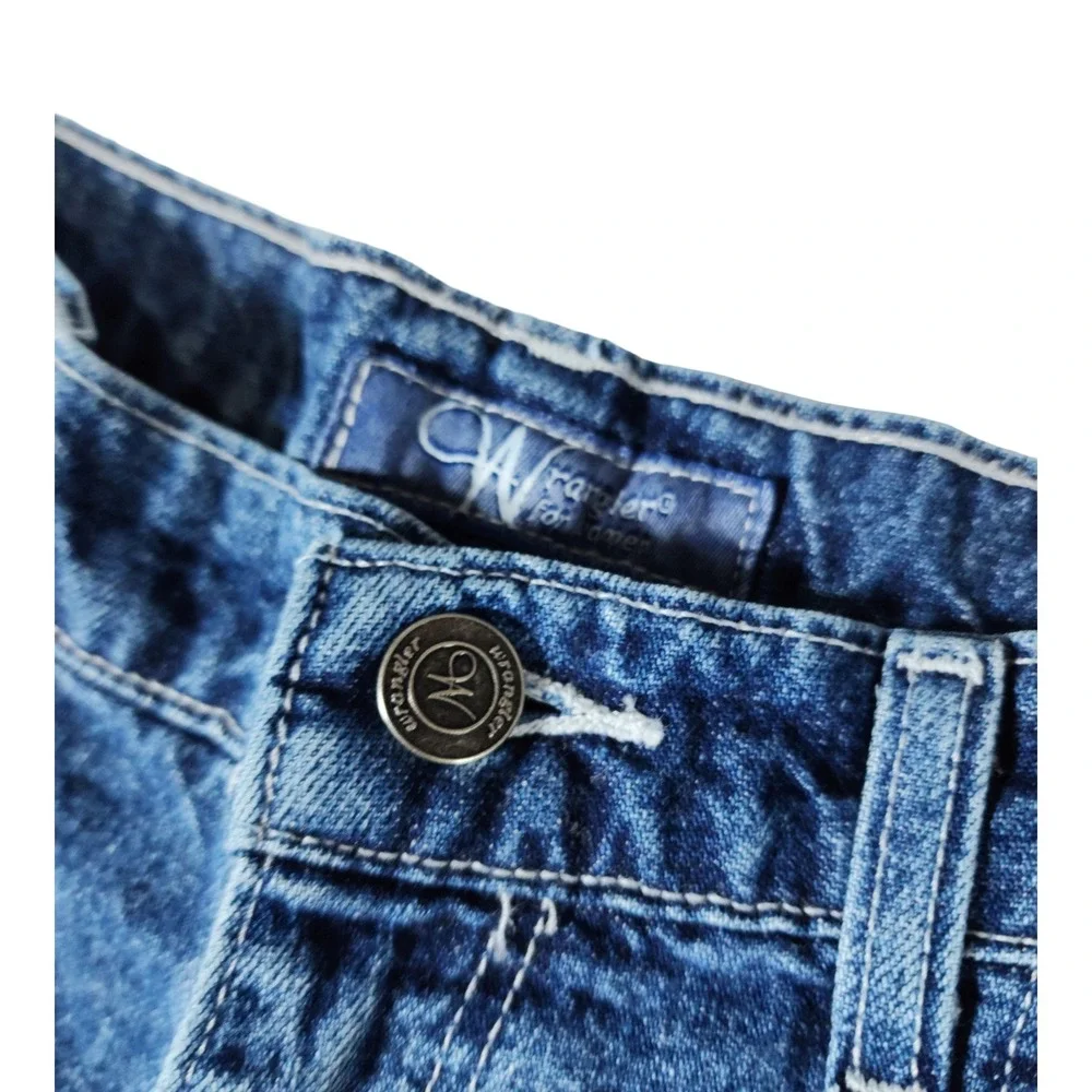Wrangler For Women High Waisted Denim Shorts Blue Medium Wash Vintage Size 8 Avg
